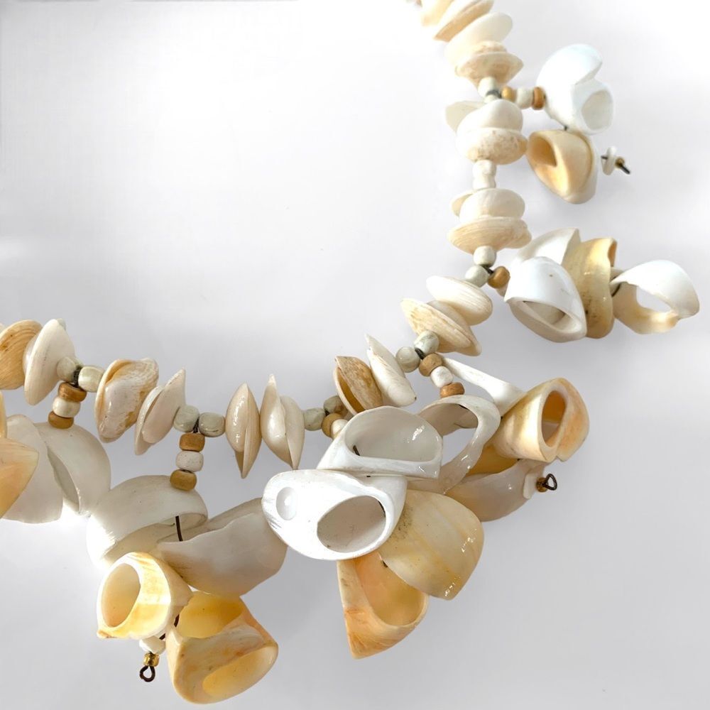 Vintageseashell Statement Necklace - image 3